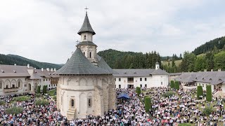 LIVE Slujba privegherii la praznicul Adormirii Maicii Domnului 2020 [upl. by Aieki679]