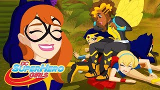 Le Vol Sinistre  Lhéroïne de lannée  DC Super Hero Girls en Français [upl. by Eioj213]