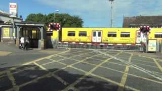 Birkdale Level Crossing [upl. by Bakerman959]