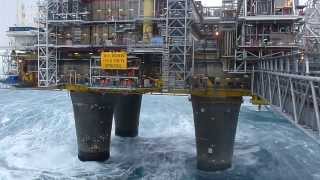 north sea storm Oseberg Alpha 23012014 [upl. by O'Hara]