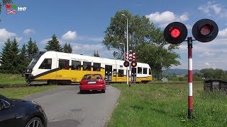 Przejazd kolejowy Gołogłowy PL  772017  Železniční přejezd  Polish railroad crossing [upl. by Edurtreg91]